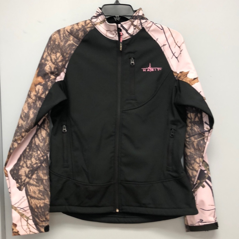 Habit mossy oak patterned jacket.